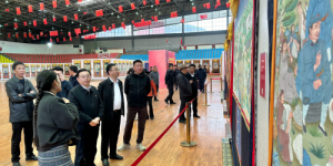 百幅唐卡绘红色炉霍 非遗传承展长征精神
